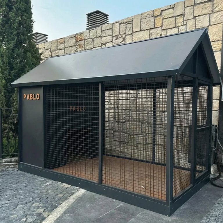 İzmir Urla Köpek Kulübesi